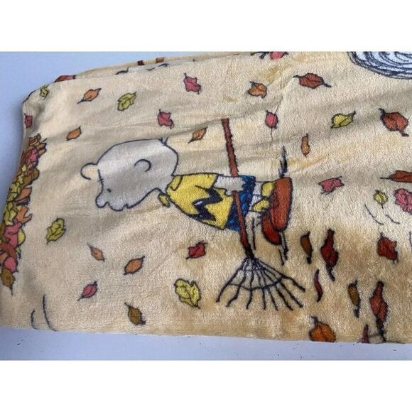 PEANUTS SNOOPY Charlie Brown Soft THROW Blanket 50”x70” Autumn Fall Leaves NEW - Picture 9 of 14